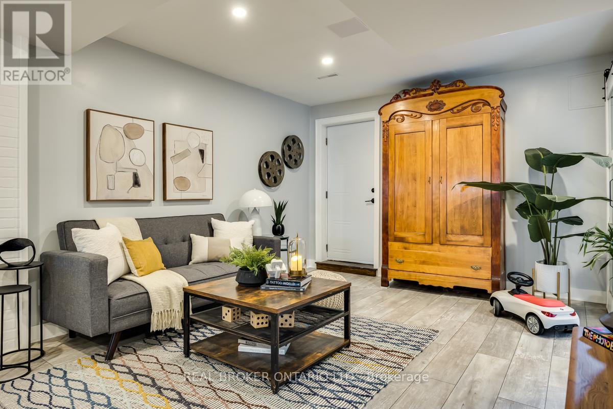 5476 Schueller Crescent, Burlington, Ontario  L7L 3T2 - Photo 27 - W12967166