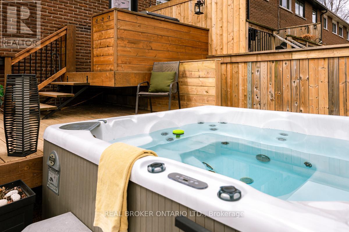 5476 Schueller Crescent, Burlington, Ontario  L7L 3T2 - Photo 34 - W12967166