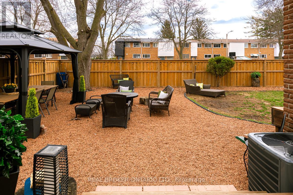 5476 Schueller Crescent, Burlington, Ontario  L7L 3T2 - Photo 36 - W12967166