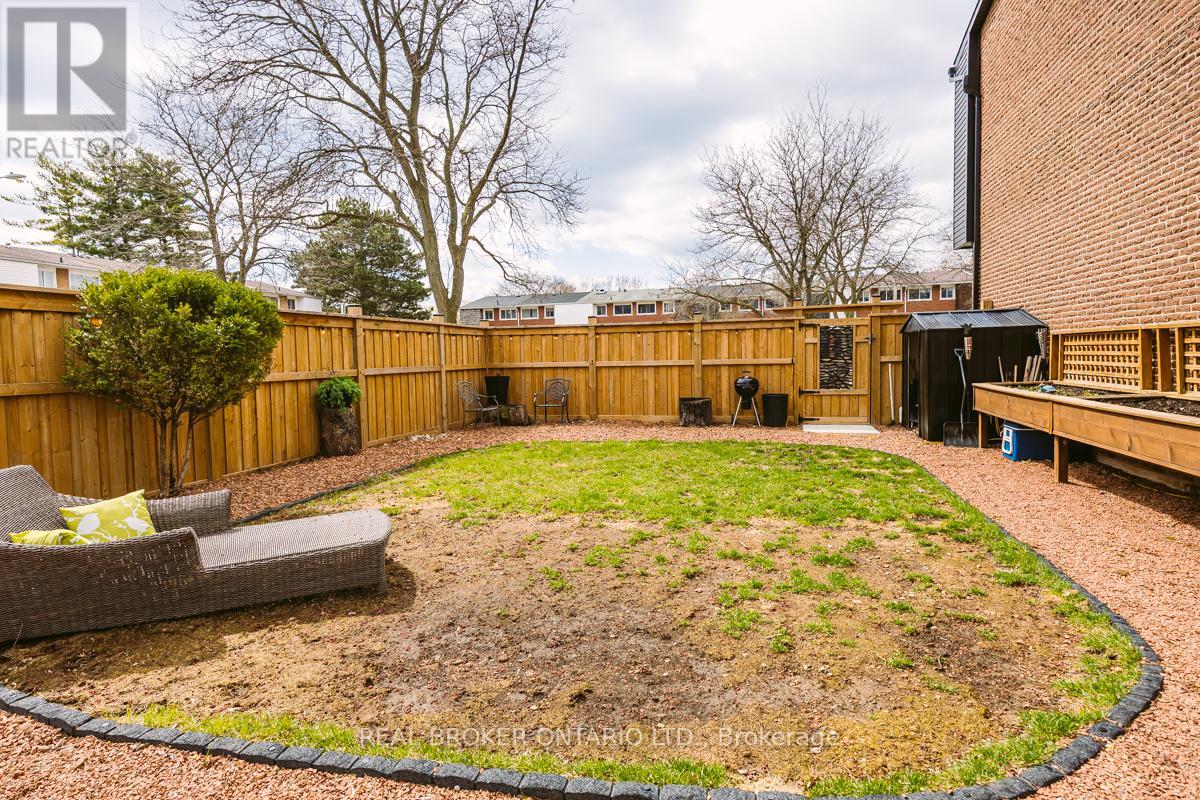 5476 Schueller Crescent, Burlington, Ontario  L7L 3T2 - Photo 37 - W12967166