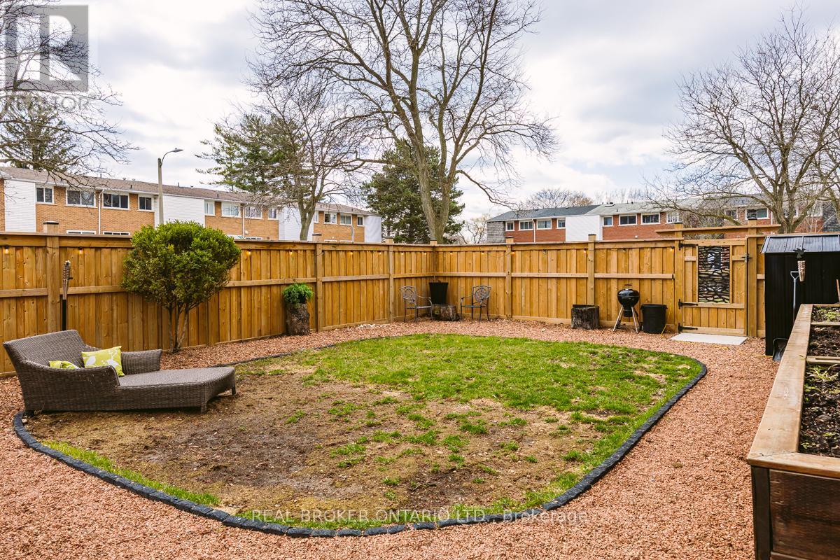 5476 Schueller Crescent, Burlington, Ontario  L7L 3T2 - Photo 38 - W12967166