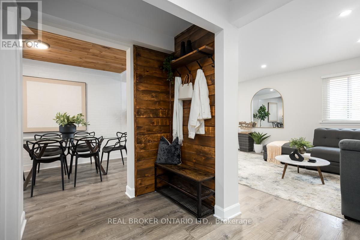 5476 Schueller Crescent, Burlington, Ontario  L7L 3T2 - Photo 5 - W12967166