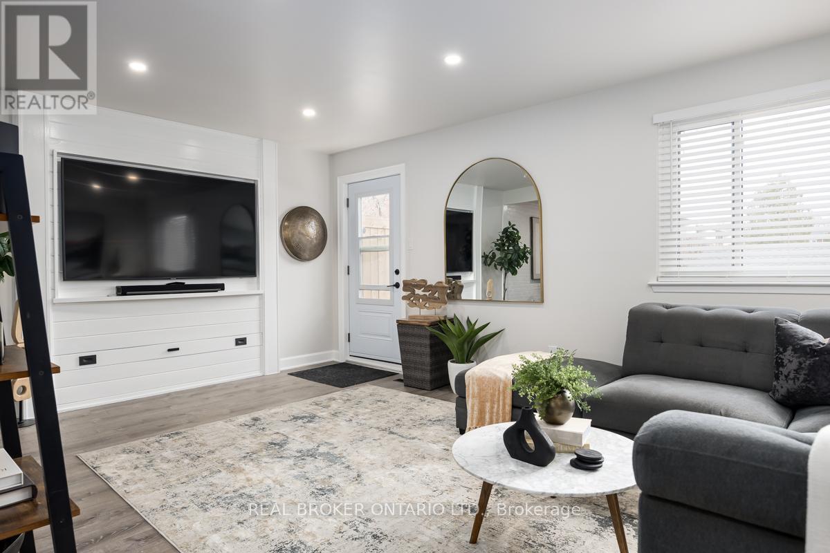 5476 Schueller Crescent, Burlington, Ontario  L7L 3T2 - Photo 6 - W12967166