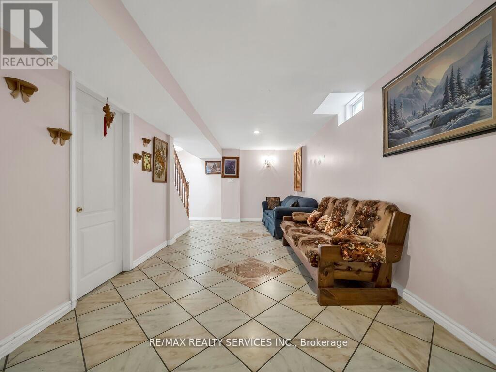 118 Queen Mary Drive, Brampton, Ontario  L7A 2R5 - Photo 33 - W12967178