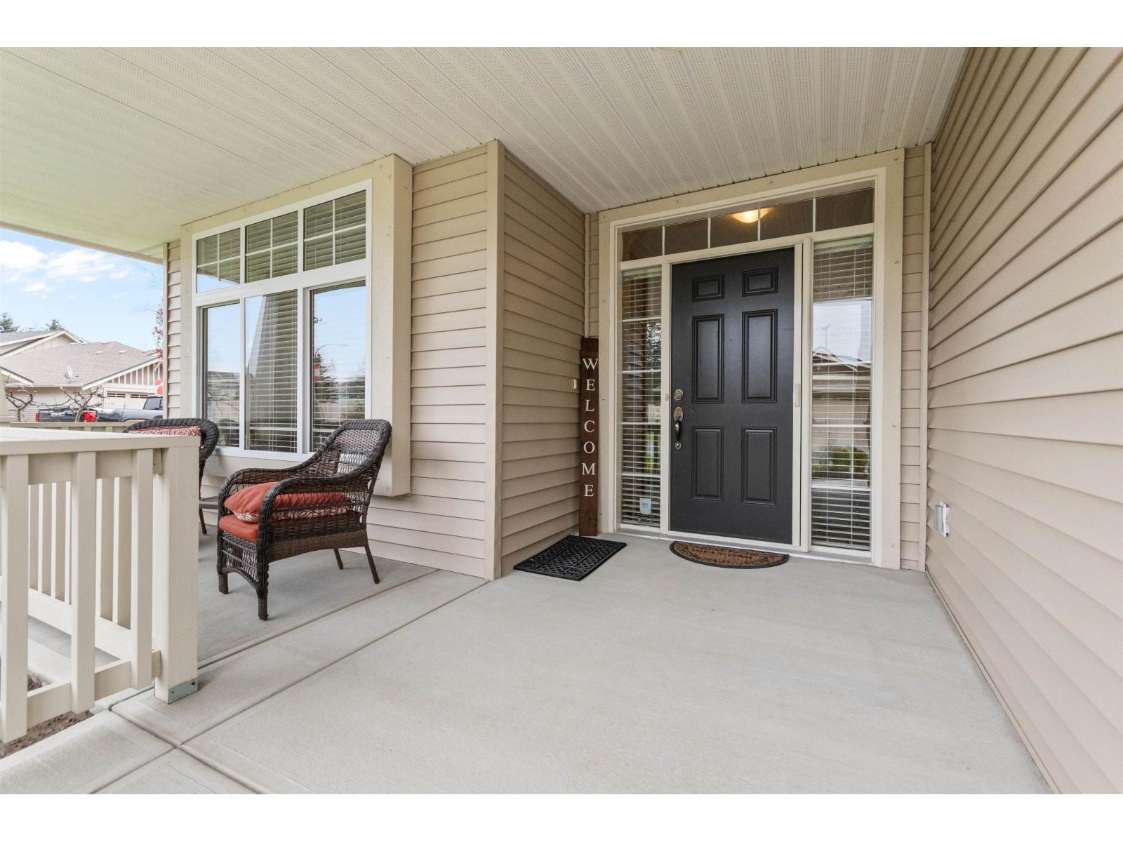 6049 Hunter Creek Crescent, Sardis South, Chilliwack, British Columbia V2R 0B7 - Photo 3 - R3107534