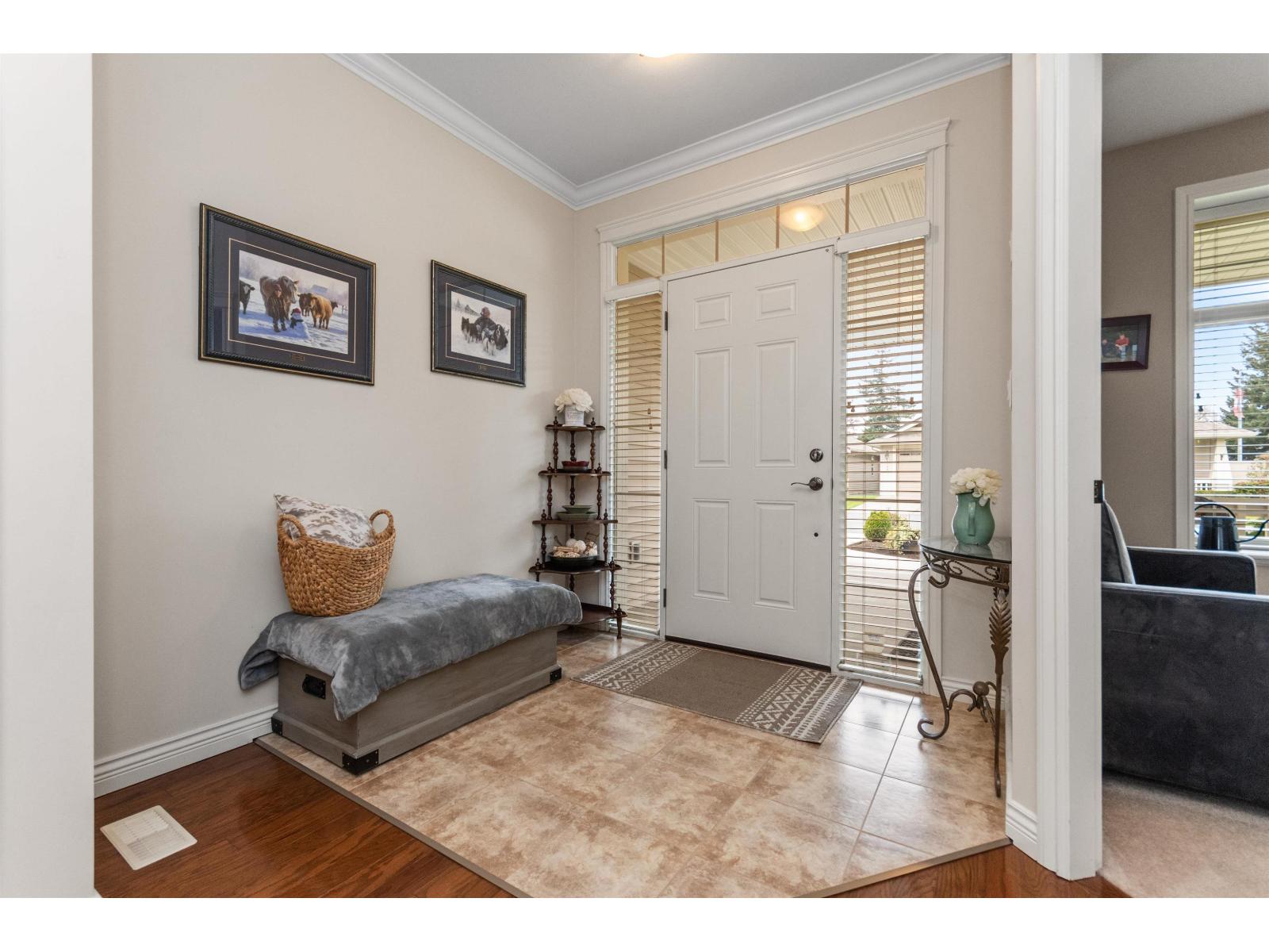 6049 Hunter Creek Crescent, Sardis South, Chilliwack, British Columbia V2R 0B7 - Photo 4 - R3107534