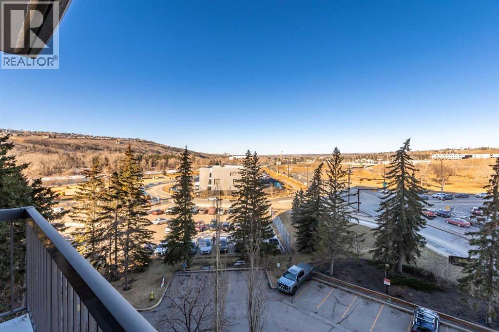 605, 80 Point Mckay Crescent NW, Calgary, Alberta  T3B 0L9 - Photo 3 - A2292597