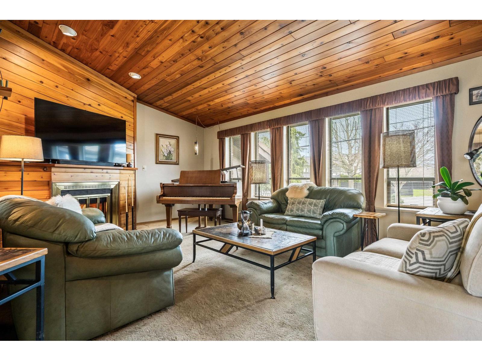 46400 Stevenson Road, Sardis South, Chilliwack, British Columbia V2R 3S6 - Photo 2 - R3107500