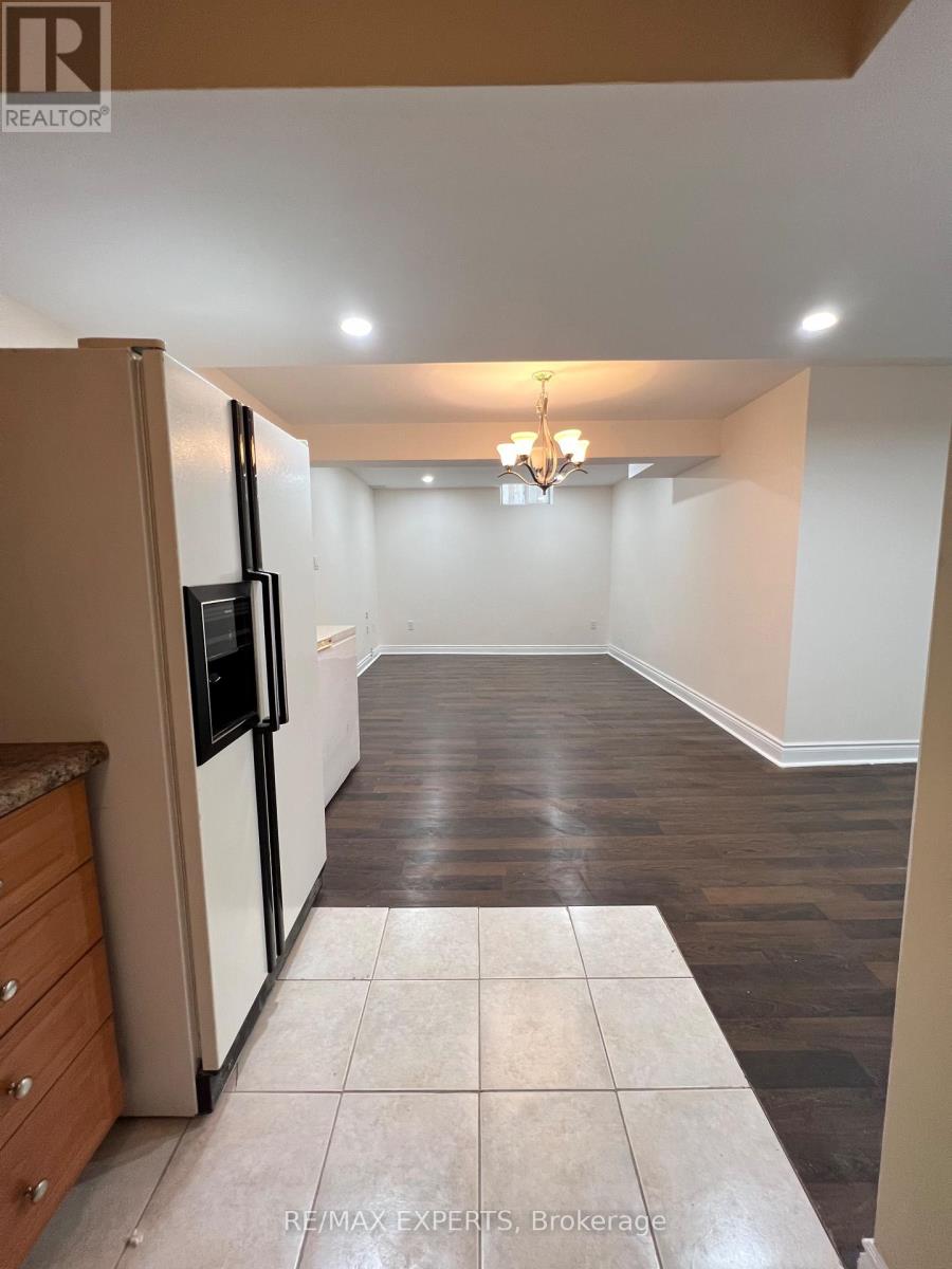 401 Forest Fountain Drive, Vaughan, Ontario  L4H 1W4 - Photo 2 - N12962180