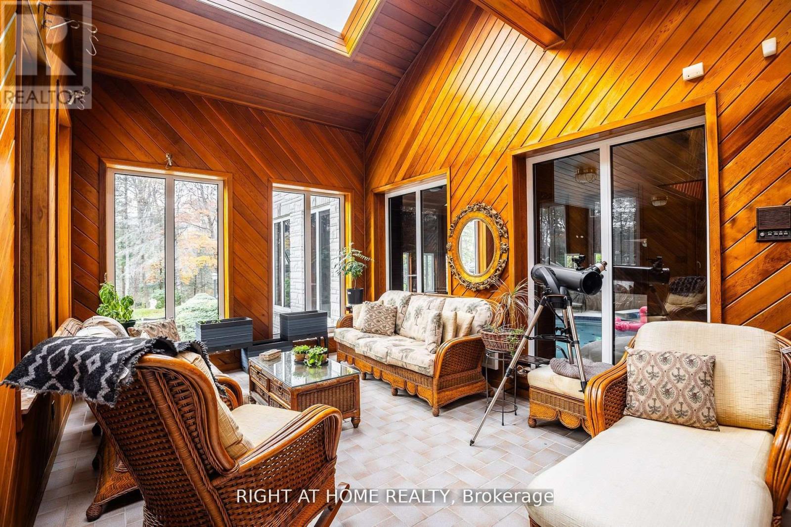 38 Sugarbush Court, Vaughan, Ontario  L4L 2Z2 - Photo 4 - N12962252