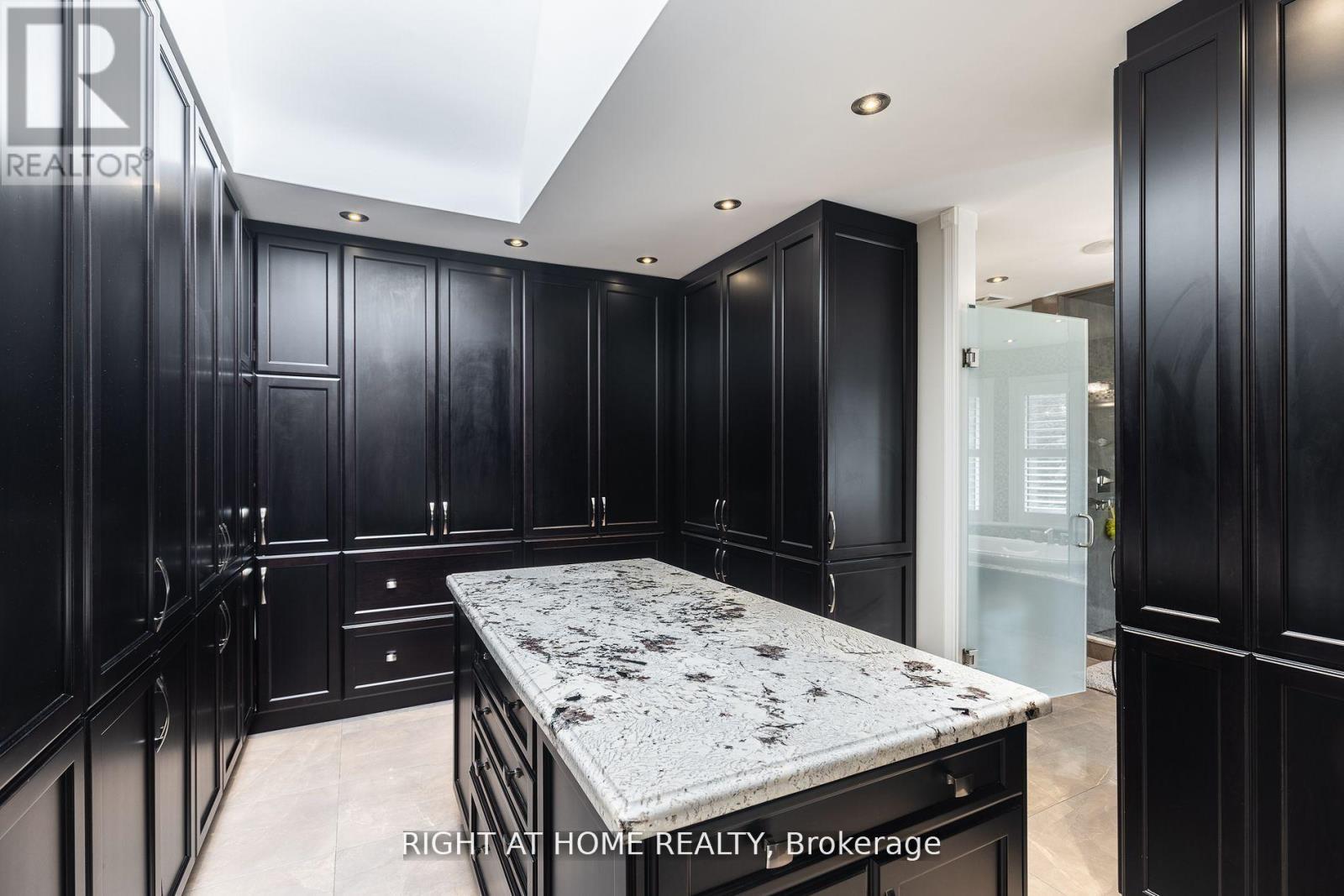 38 Sugarbush Court, Vaughan, Ontario  L4L 2Z2 - Photo 12 - N12962252