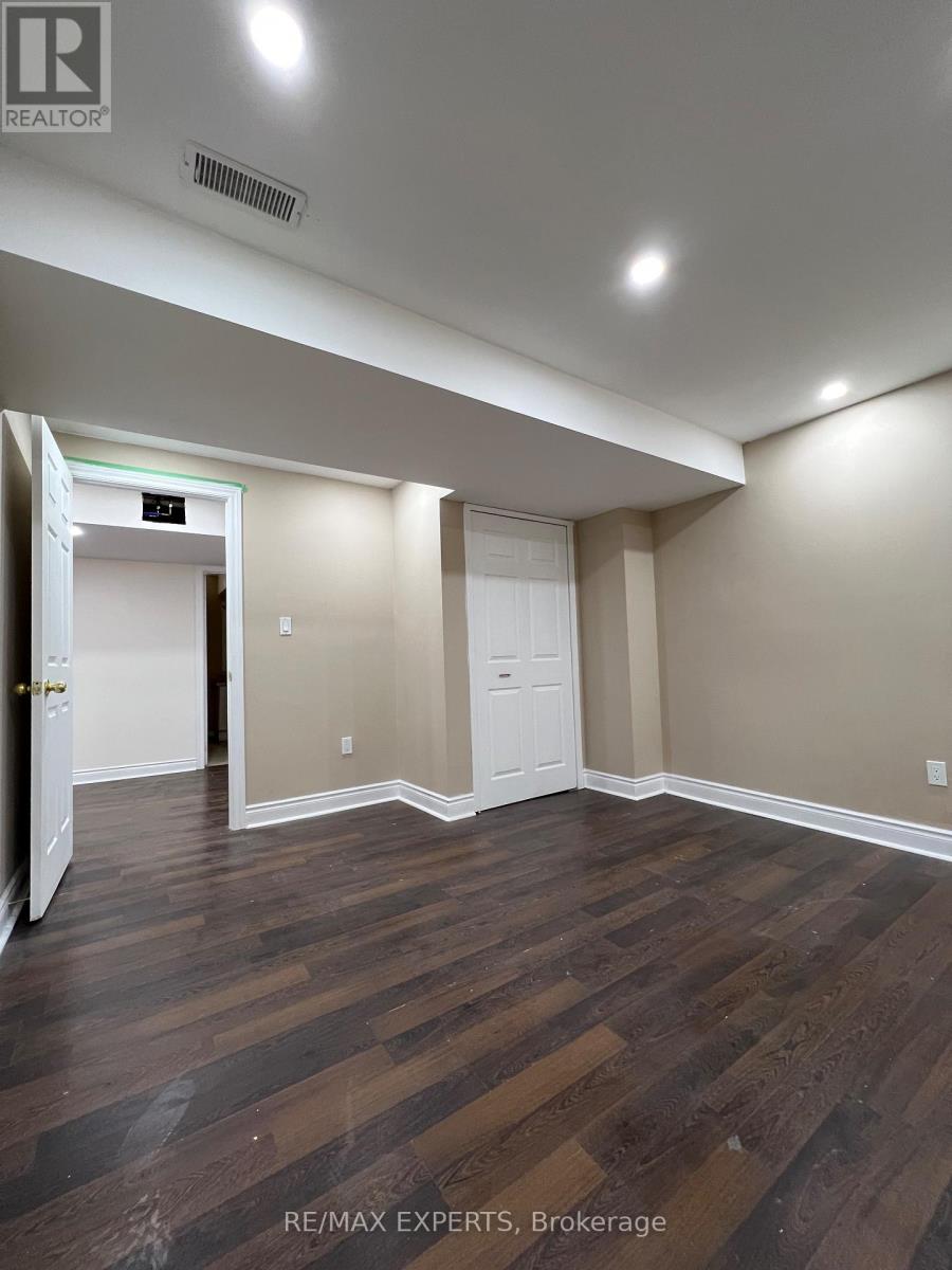 401 Forest Fountain Drive, Vaughan, Ontario  L4H 1W4 - Photo 9 - N12962180