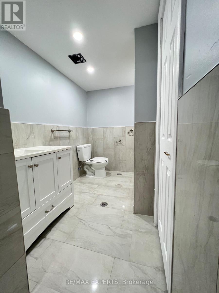 401 Forest Fountain Drive, Vaughan, Ontario  L4H 1W4 - Photo 10 - N12962180