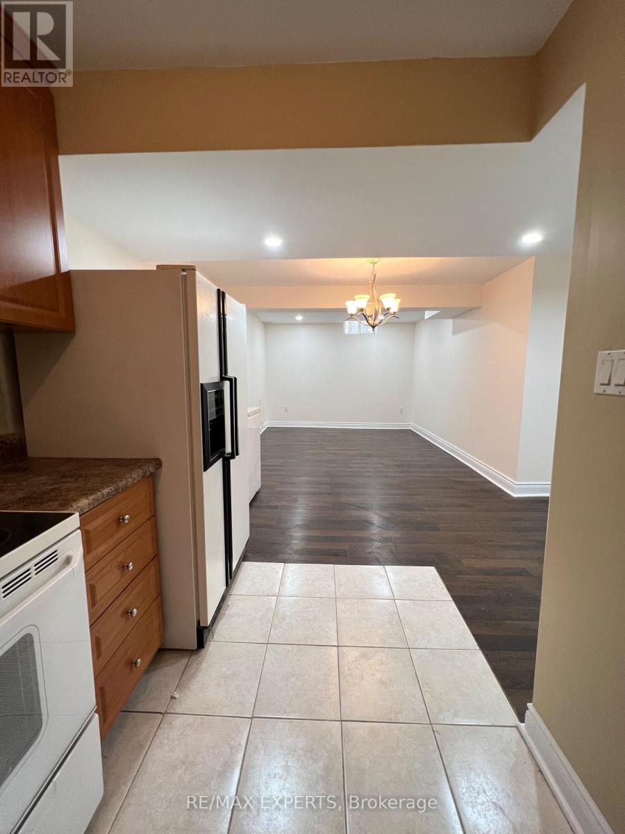 401 Forest Fountain Drive, Vaughan, Ontario  L4H 1W4 - Photo 3 - N12962180