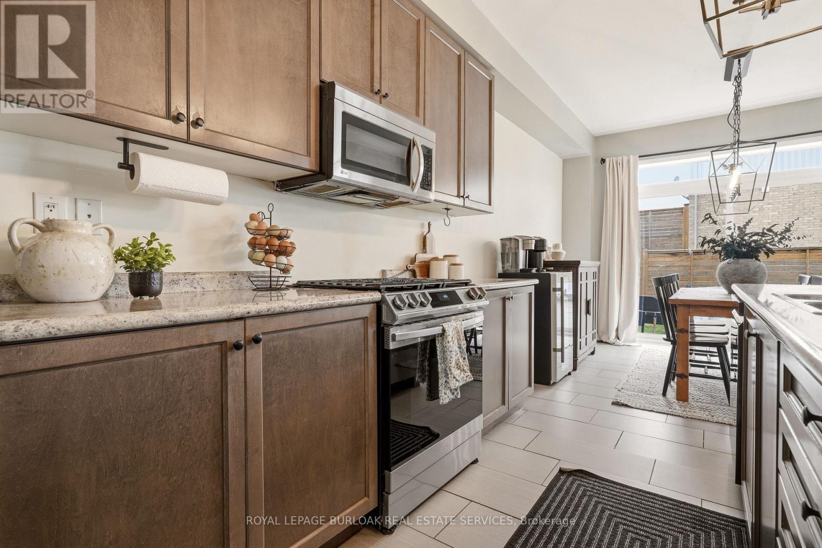 105 Larry Crescent, Haldimand, Ontario  N3W 0B2 - Photo 6 - X12967044