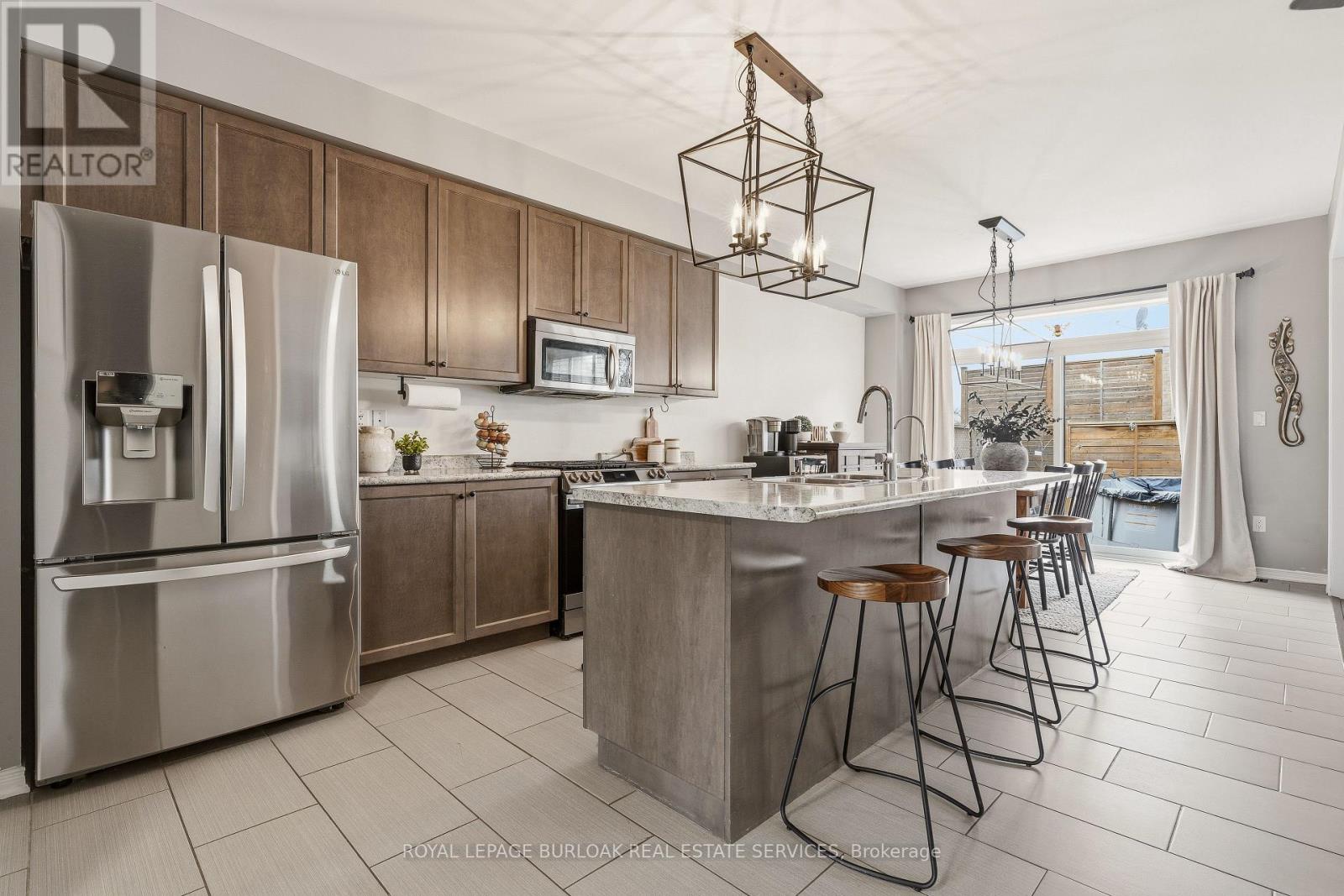 105 Larry Crescent, Haldimand, Ontario  N3W 0B2 - Photo 8 - X12967044