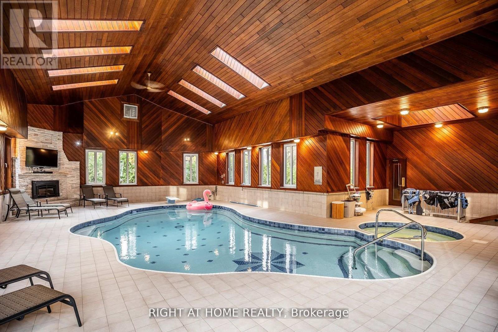 38 Sugarbush Court, Vaughan, Ontario  L4L 2Z2 - Photo 13 - N12962252