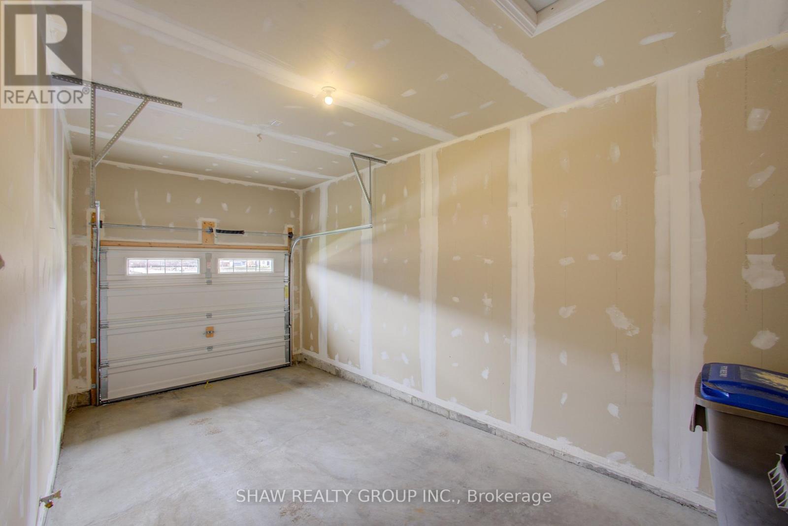 92 Cheryl Avenue, North Perth, Ontario N0G 1B0 - Photo 24 - X12967156