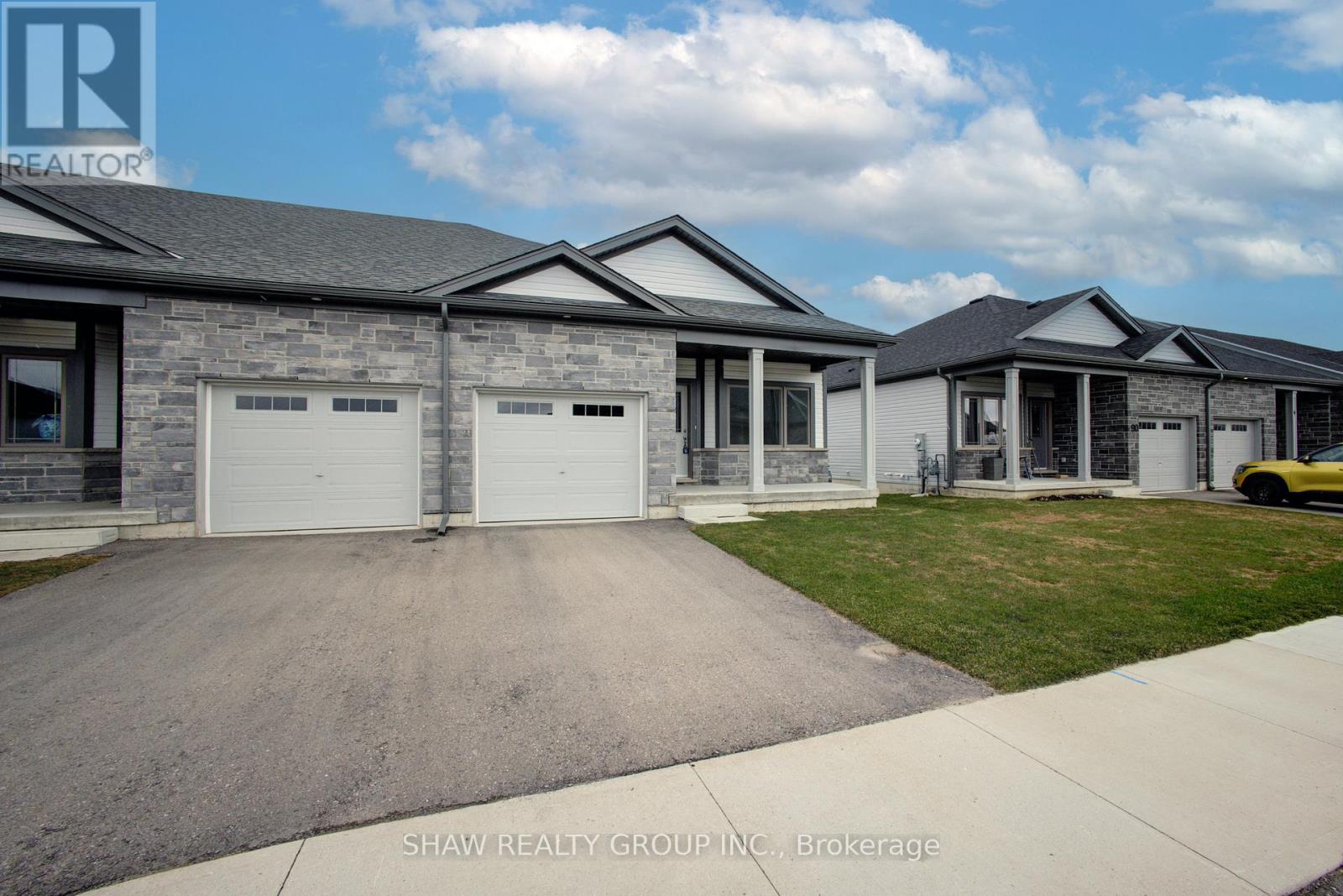 92 Cheryl Avenue, North Perth, Ontario N0G 1B0 - Photo 3 - X12967156