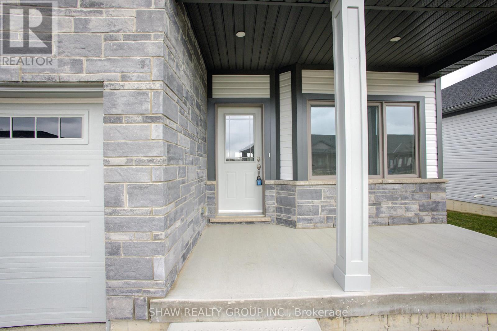 92 Cheryl Avenue, North Perth, Ontario N0G 1B0 - Photo 6 - X12967156