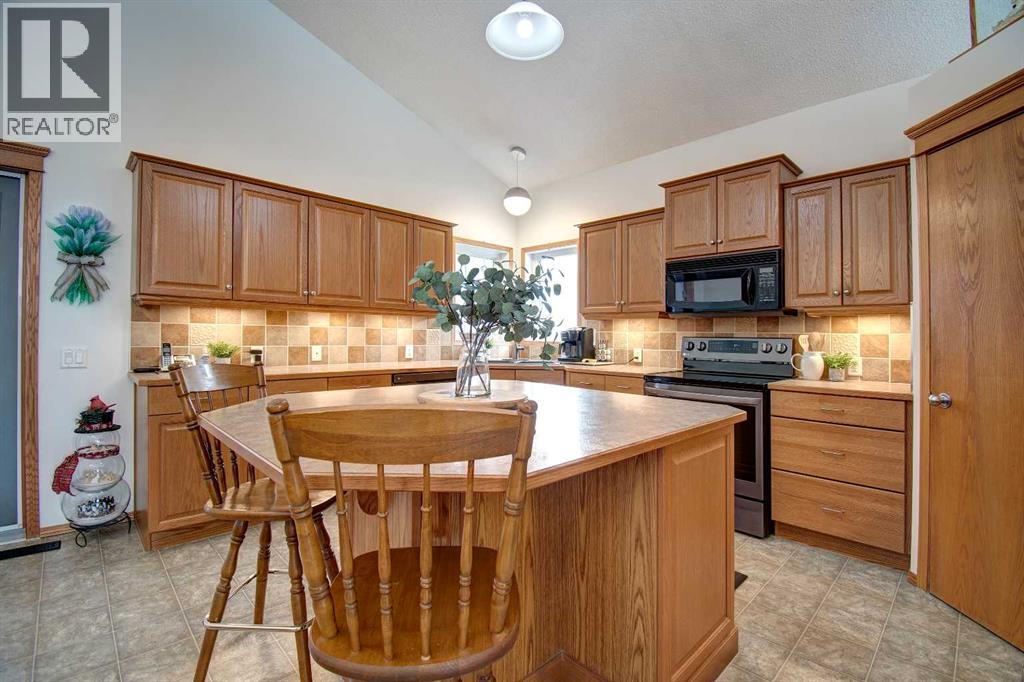 49 Thornfield Close Se, Airdrie, Alberta  T4A 2K7 - Photo 11 - A2298354