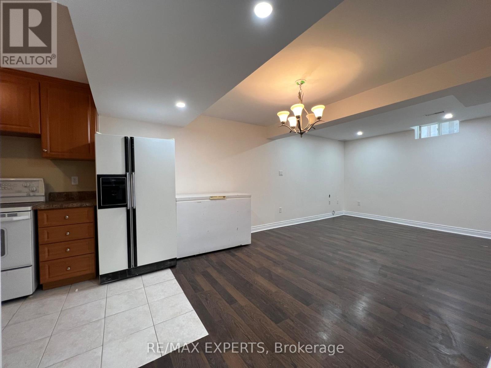 401 Forest Fountain Drive, Vaughan, Ontario  L4H 1W4 - Photo 4 - N12962180