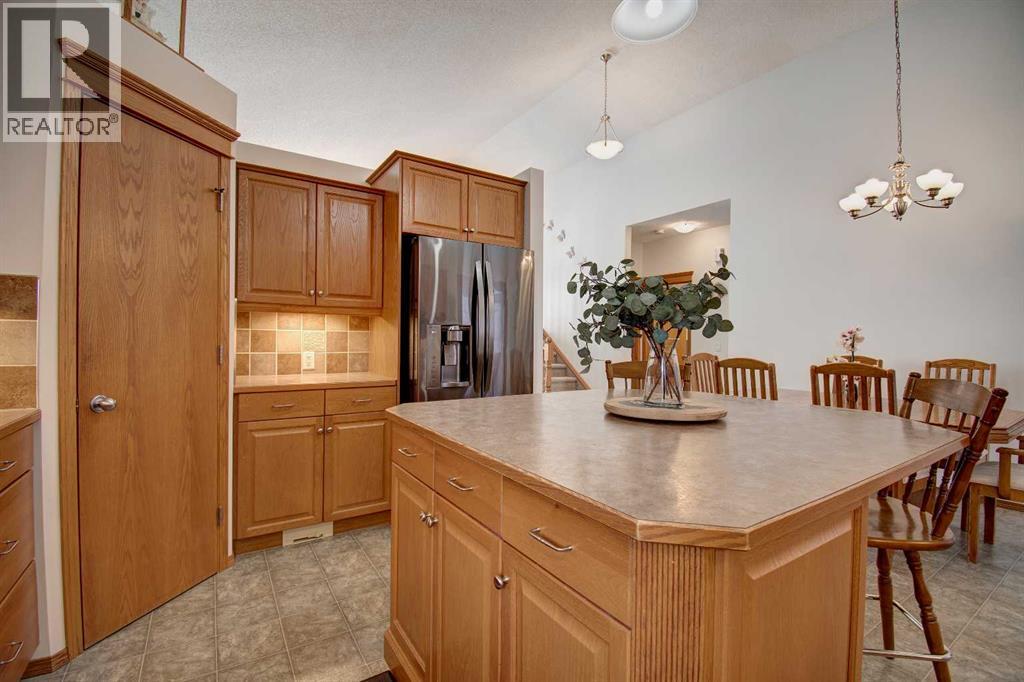 49 Thornfield Close Se, Airdrie, Alberta  T4A 2K7 - Photo 14 - A2298354