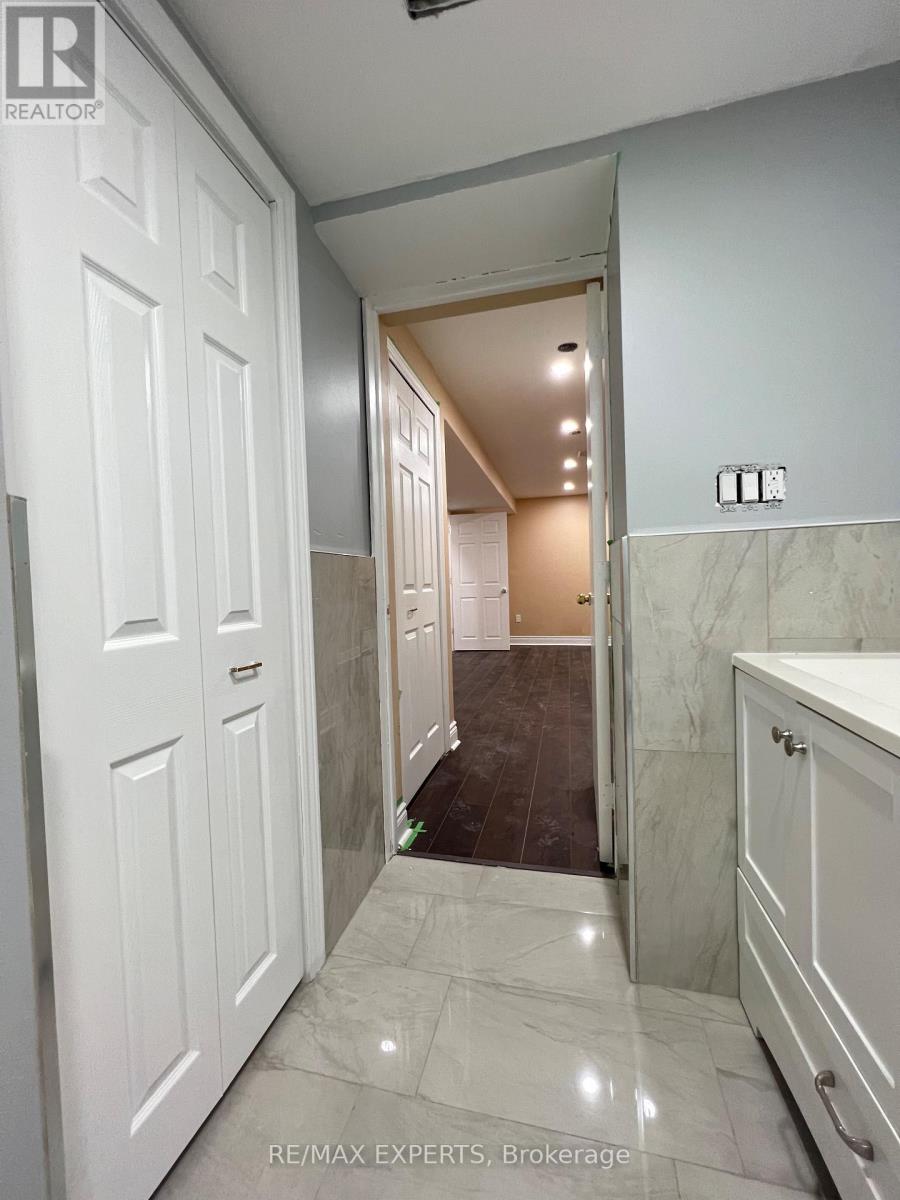 401 Forest Fountain Drive, Vaughan, Ontario  L4H 1W4 - Photo 11 - N12962180