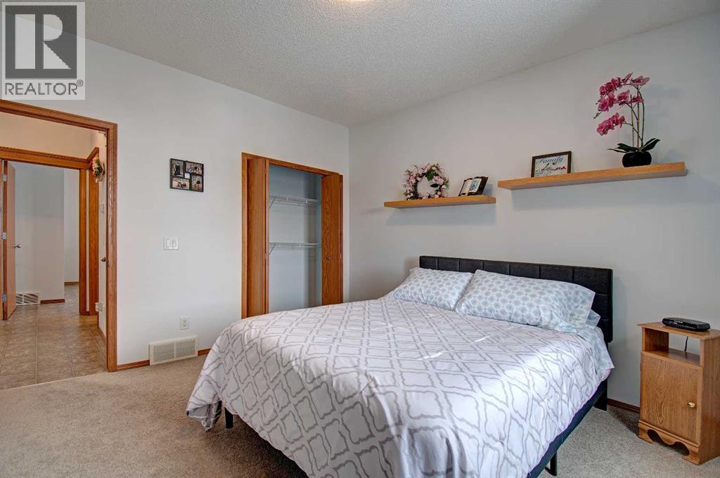 49 Thornfield Close Se, Airdrie, Alberta  T4A 2K7 - Photo 19 - A2298354