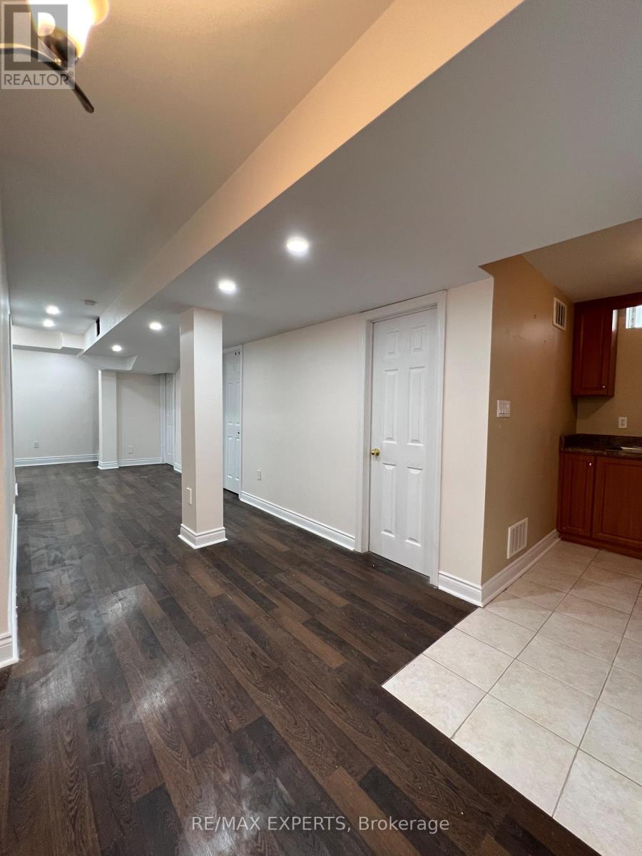 401 Forest Fountain Drive, Vaughan, Ontario  L4H 1W4 - Photo 5 - N12962180