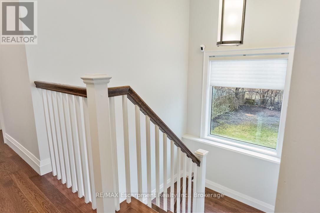 1071 Melvin Avenue, Oakville, Ontario  L6J 2V8 - Photo 18 - W12967236