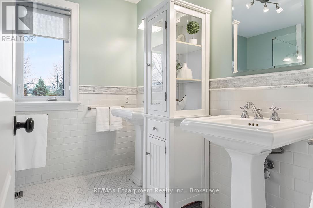 1071 Melvin Avenue, Oakville, Ontario  L6J 2V8 - Photo 21 - W12967236