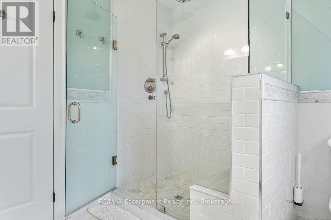 1071 Melvin Avenue, Oakville, Ontario  L6J 2V8 - Photo 22 - W12967236