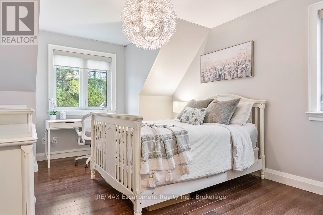 1071 Melvin Avenue, Oakville, Ontario  L6J 2V8 - Photo 23 - W12967236