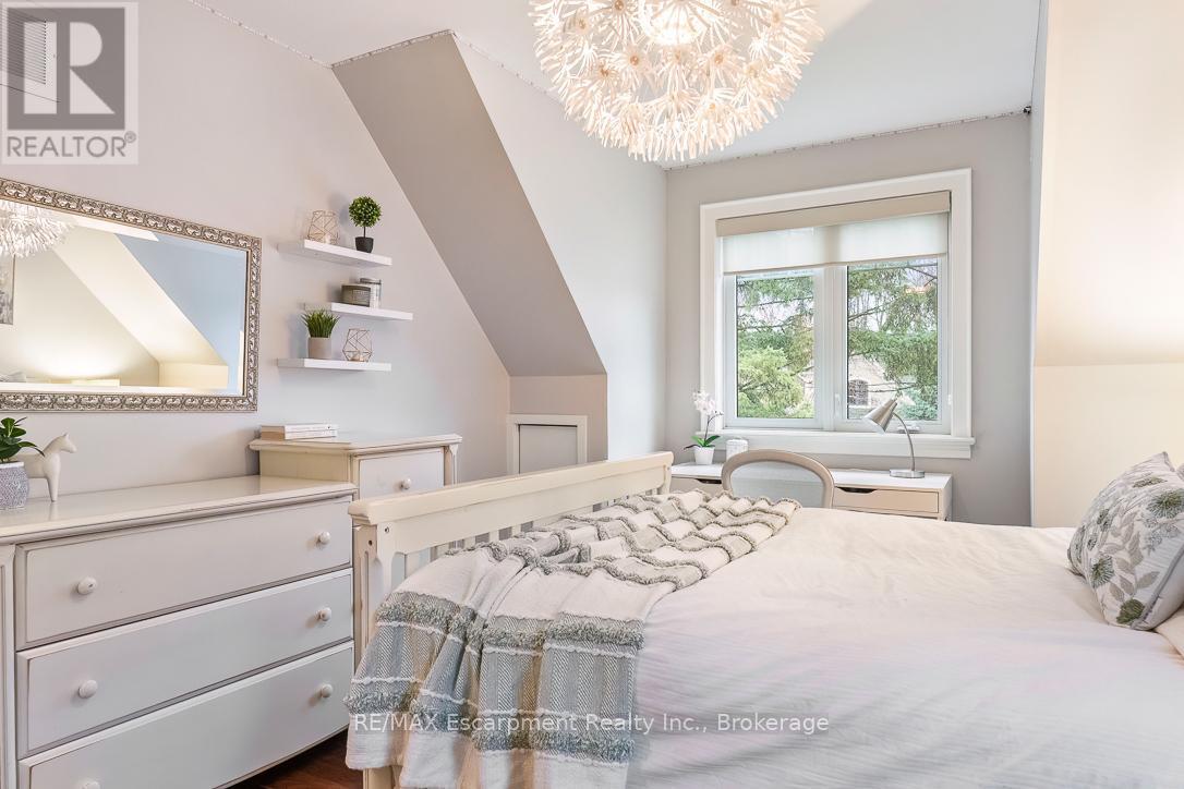 1071 Melvin Avenue, Oakville, Ontario  L6J 2V8 - Photo 24 - W12967236