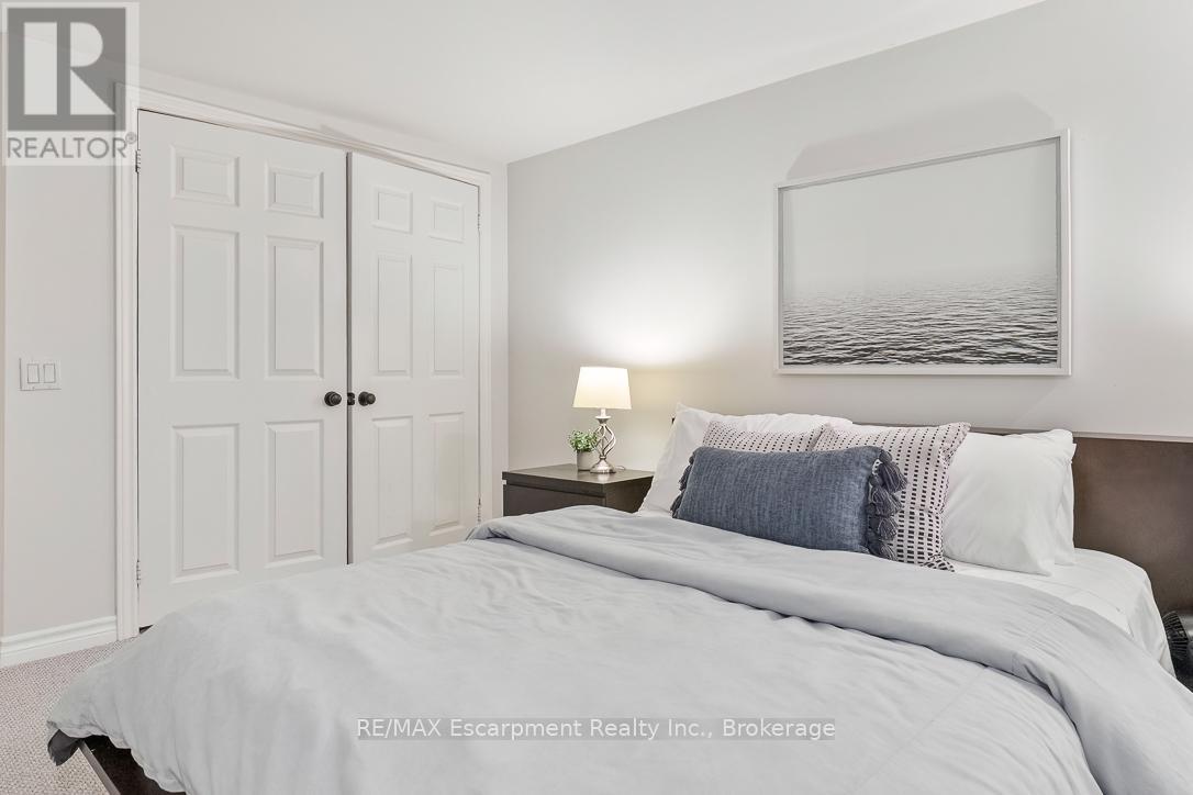 1071 Melvin Avenue, Oakville, Ontario  L6J 2V8 - Photo 39 - W12967236