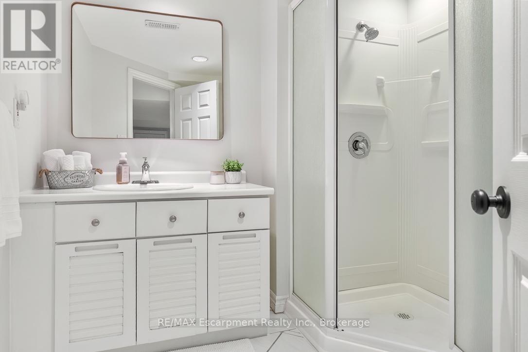 1071 Melvin Avenue, Oakville, Ontario  L6J 2V8 - Photo 40 - W12967236