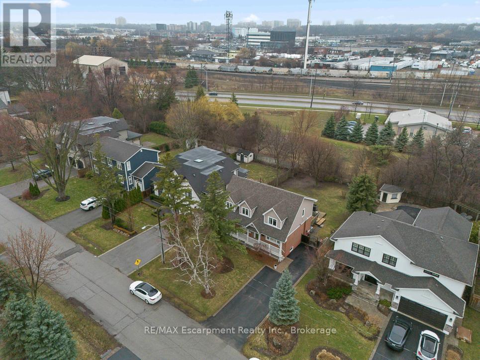 1071 Melvin Avenue, Oakville, Ontario  L6J 2V8 - Photo 49 - W12967236