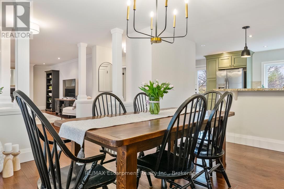 1071 Melvin Avenue, Oakville, Ontario  L6J 2V8 - Photo 7 - W12967236