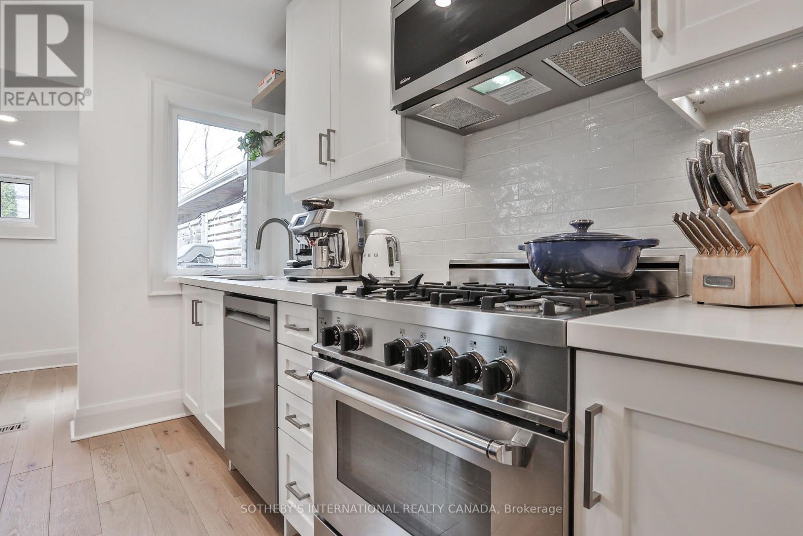 64 Robina Avenue, Toronto, Ontario  M6C 3Y7 - Photo 14 - C12965326