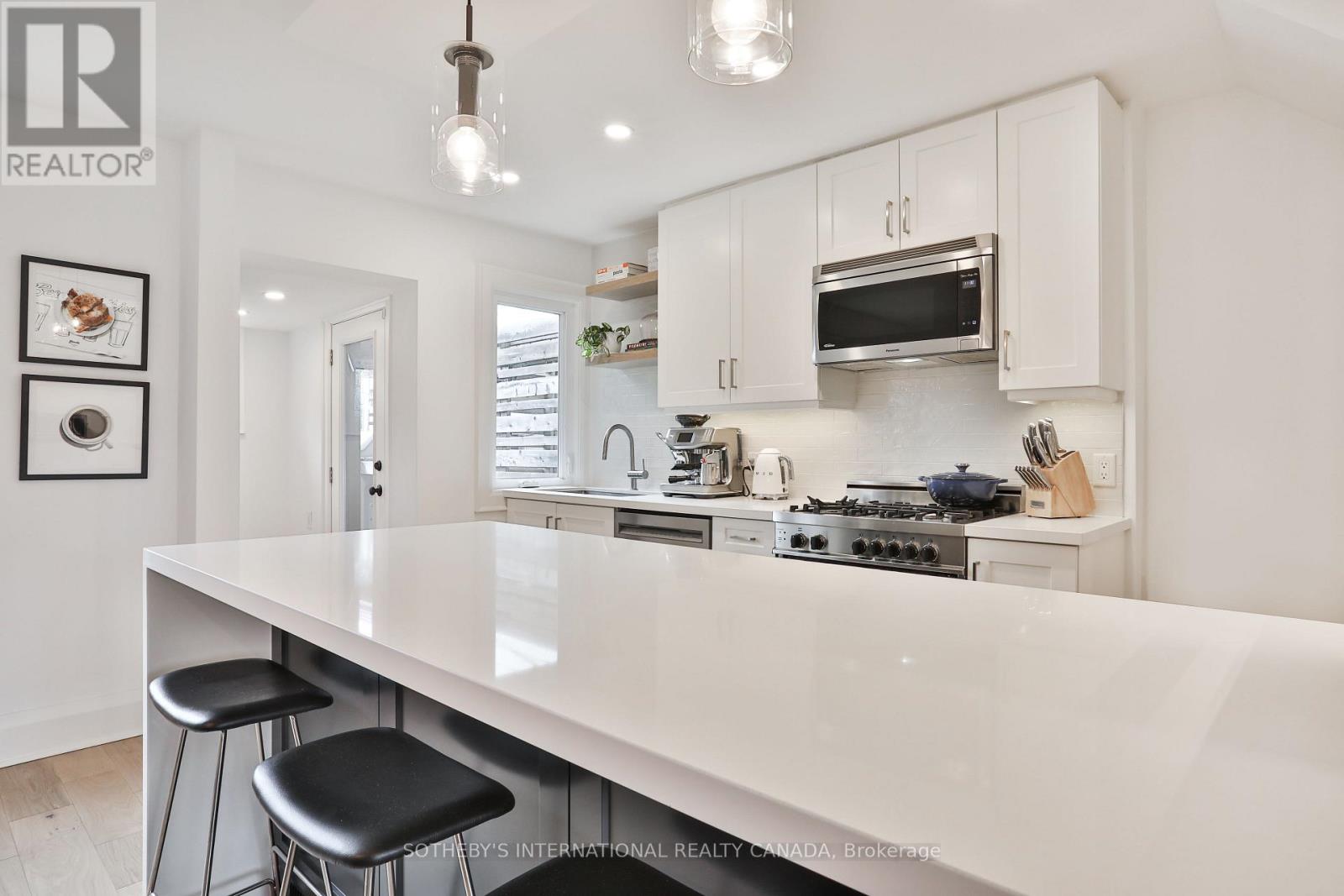 64 Robina Avenue, Toronto, Ontario  M6C 3Y7 - Photo 10 - C12965326