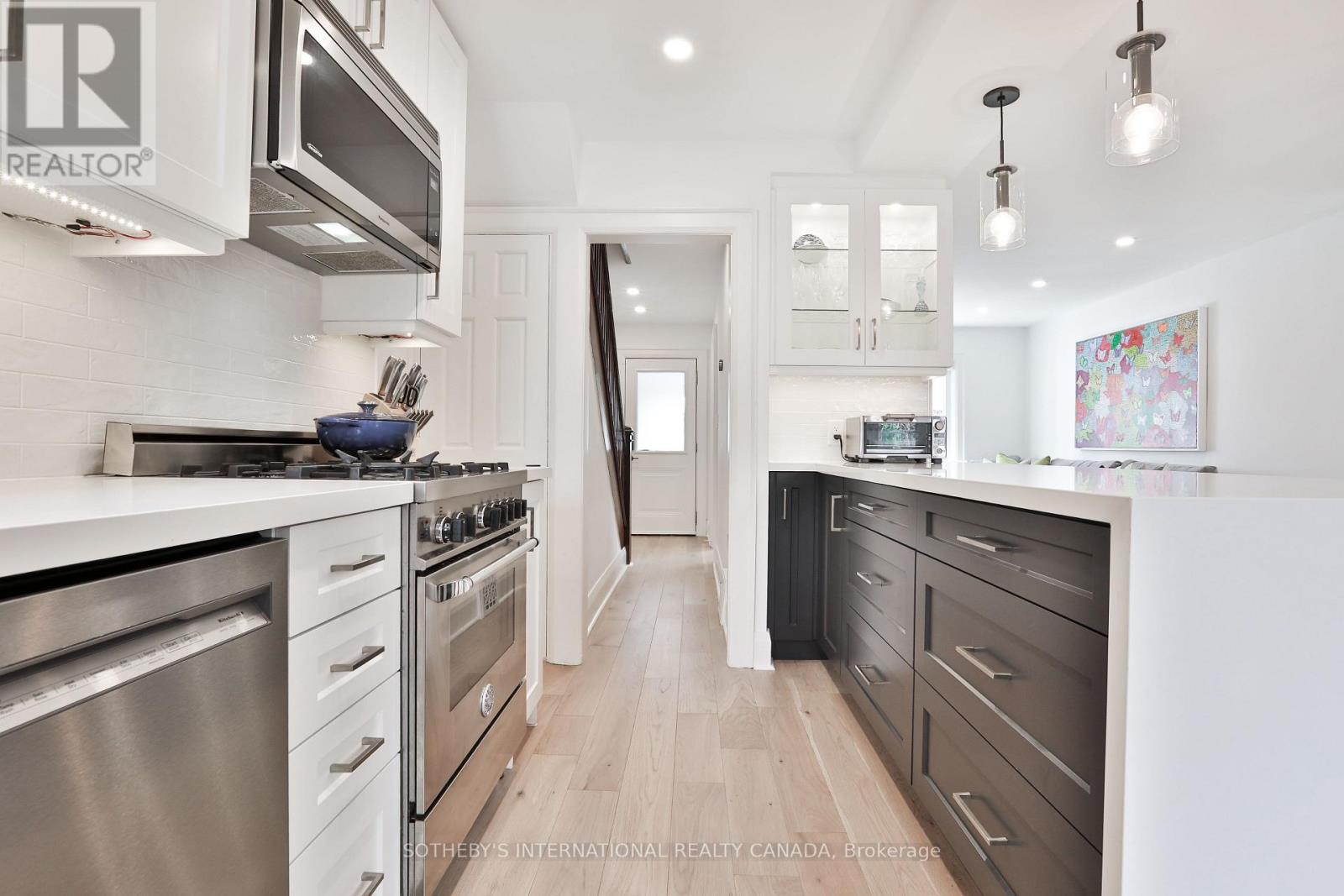 64 Robina Avenue, Toronto, Ontario  M6C 3Y7 - Photo 17 - C12965326