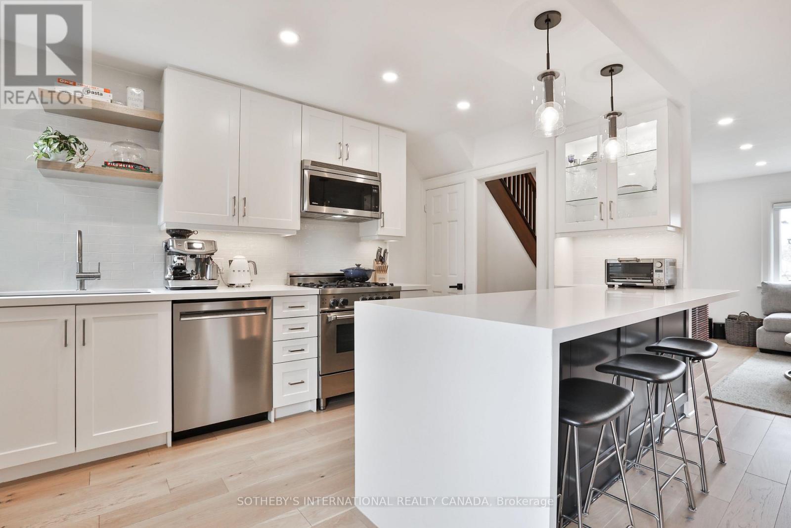 64 Robina Avenue, Toronto, Ontario  M6C 3Y7 - Photo 11 - C12965326