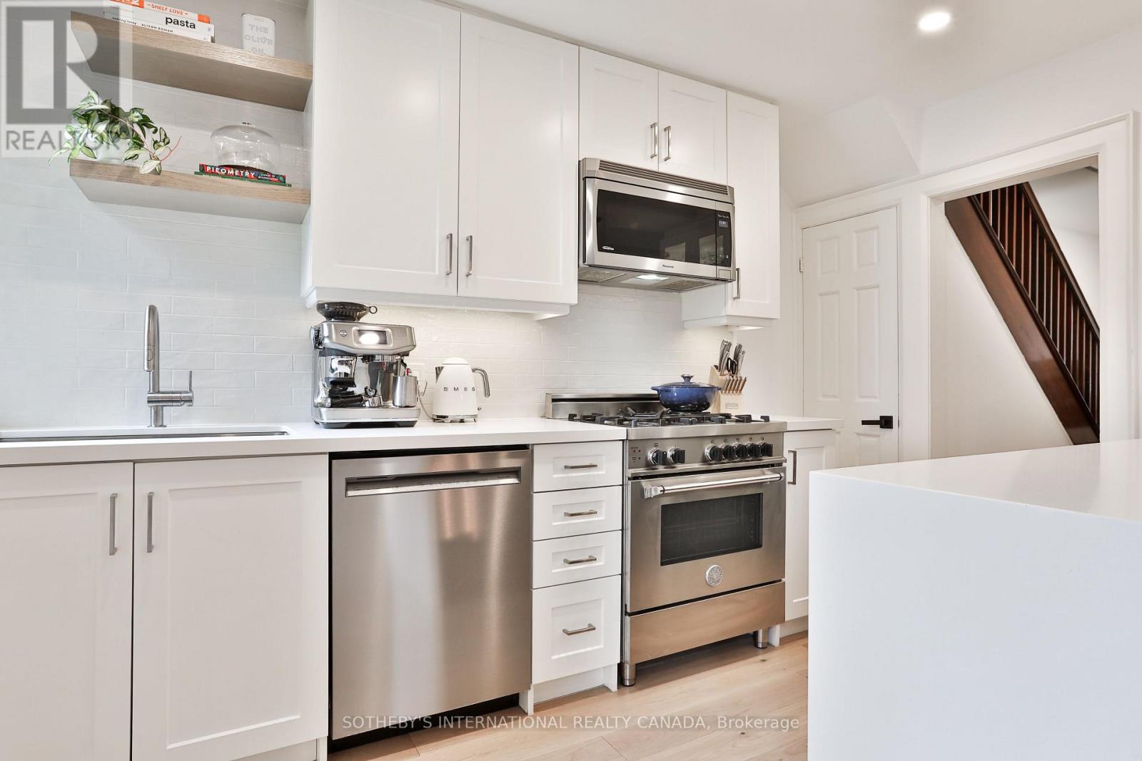 64 Robina Avenue, Toronto, Ontario  M6C 3Y7 - Photo 12 - C12965326