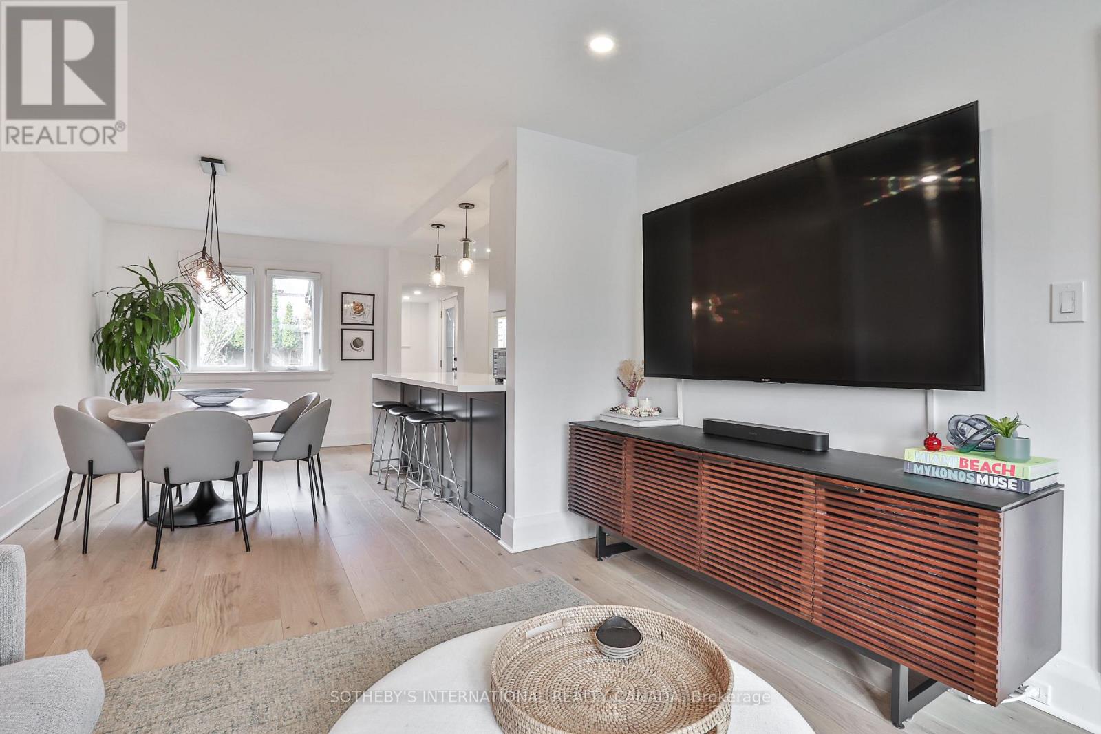 64 Robina Avenue, Toronto, Ontario  M6C 3Y7 - Photo 4 - C12965326