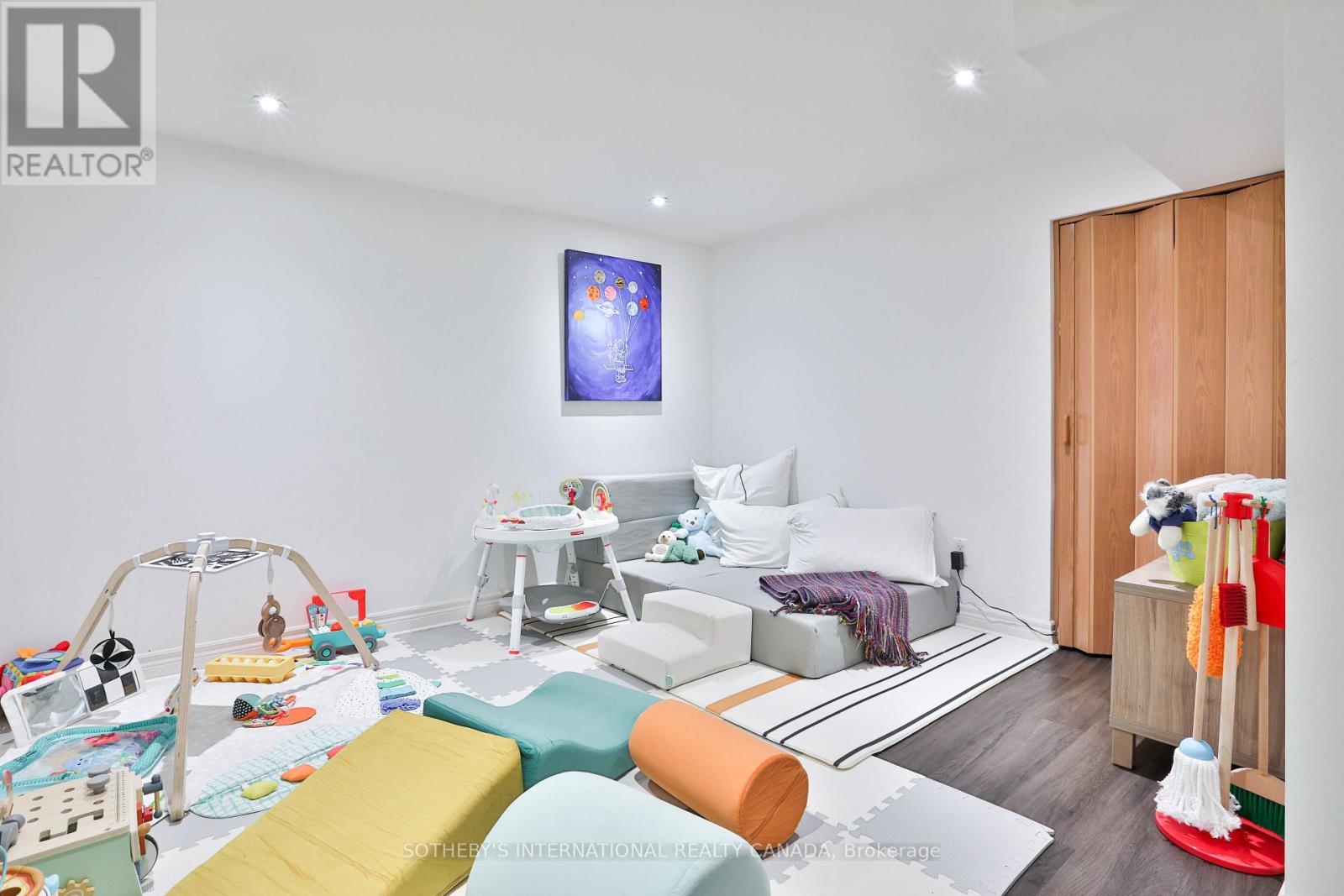 64 Robina Avenue, Toronto, Ontario  M6C 3Y7 - Photo 30 - C12965326