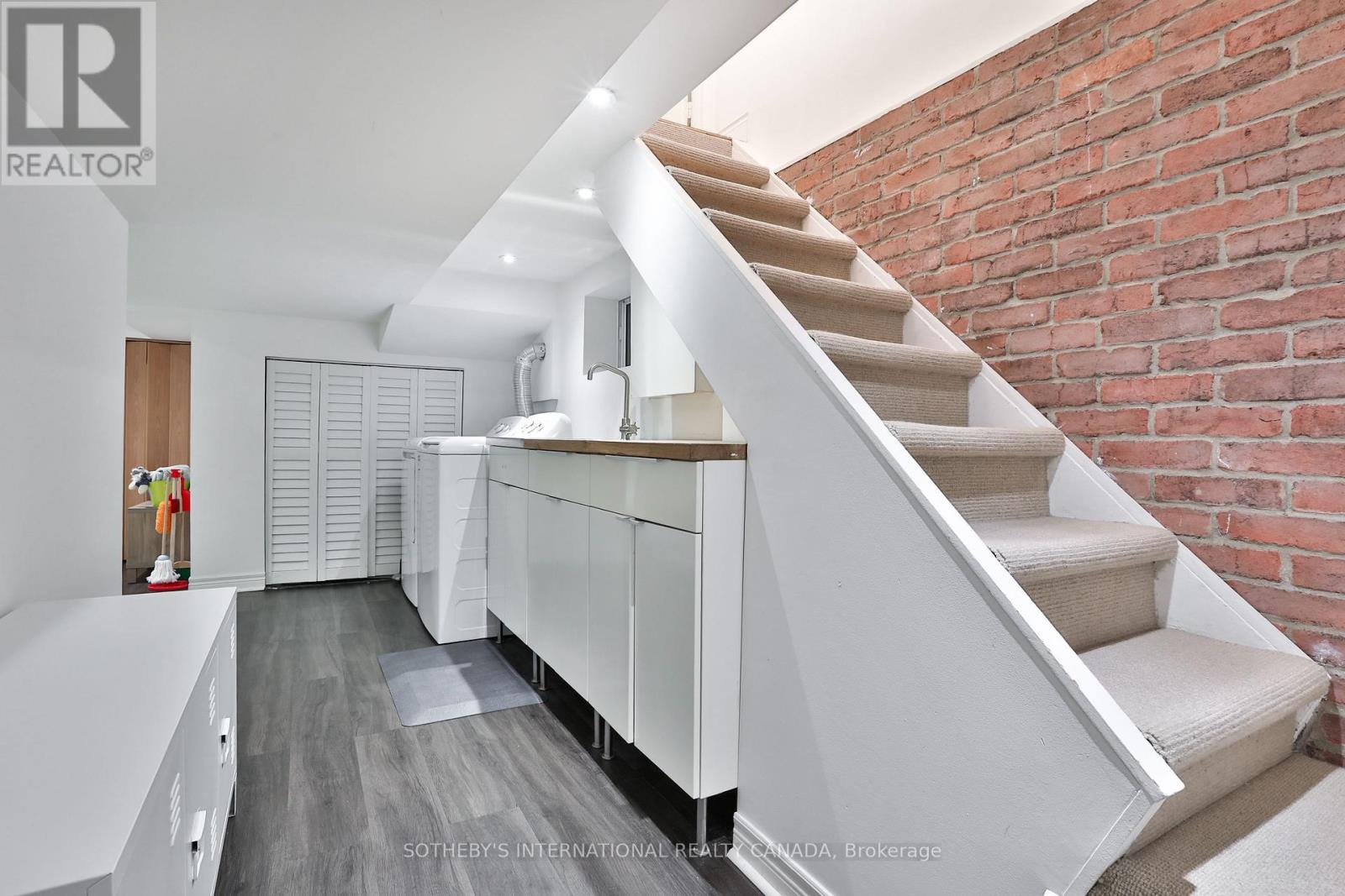 64 Robina Avenue, Toronto, Ontario  M6C 3Y7 - Photo 29 - C12965326