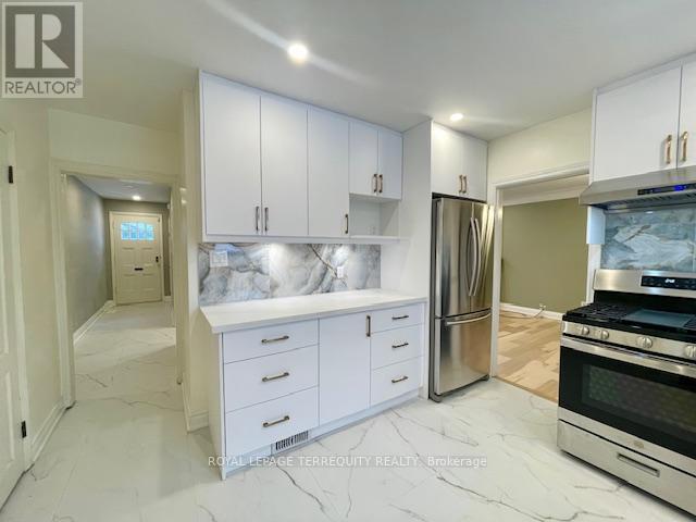 425 River Side Drive, Oakville, Ontario  L6K 3N6 - Photo 14 - W12810830