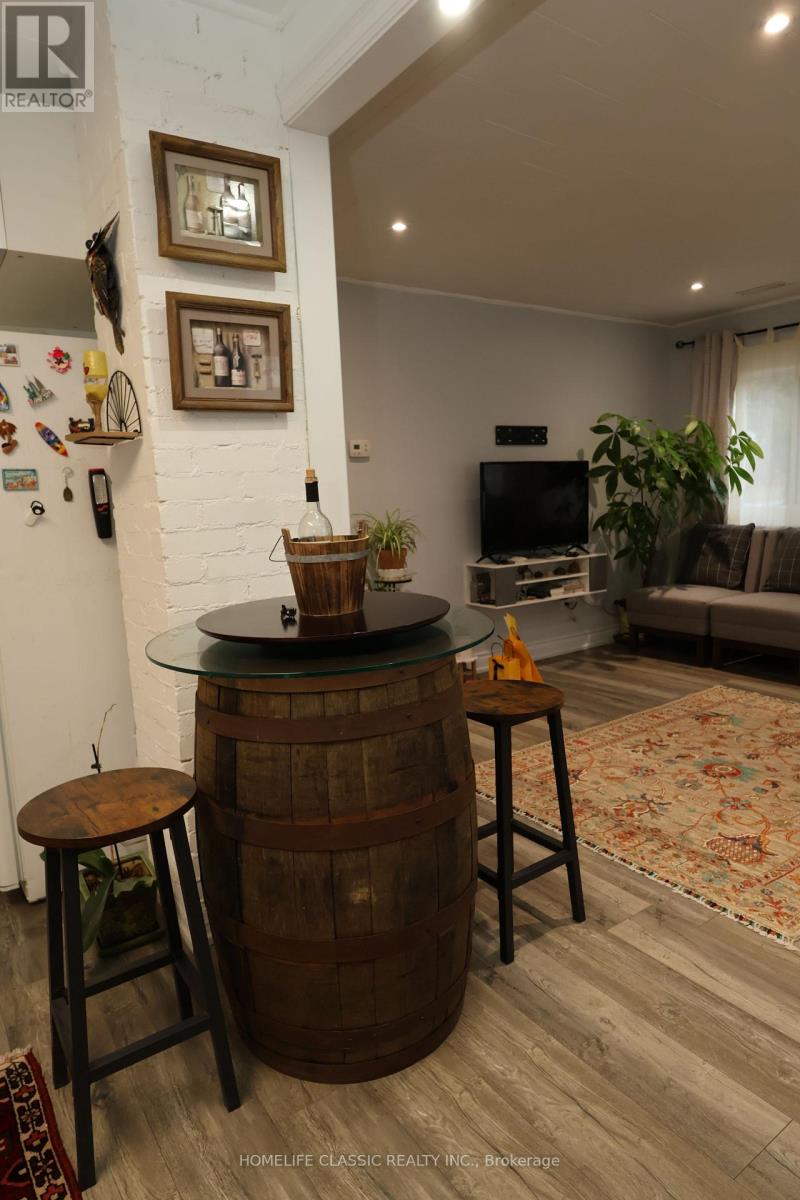 16 River Drive, East Gwillimbury, Ontario  L9N 1A6 - Photo 8 - N12961906