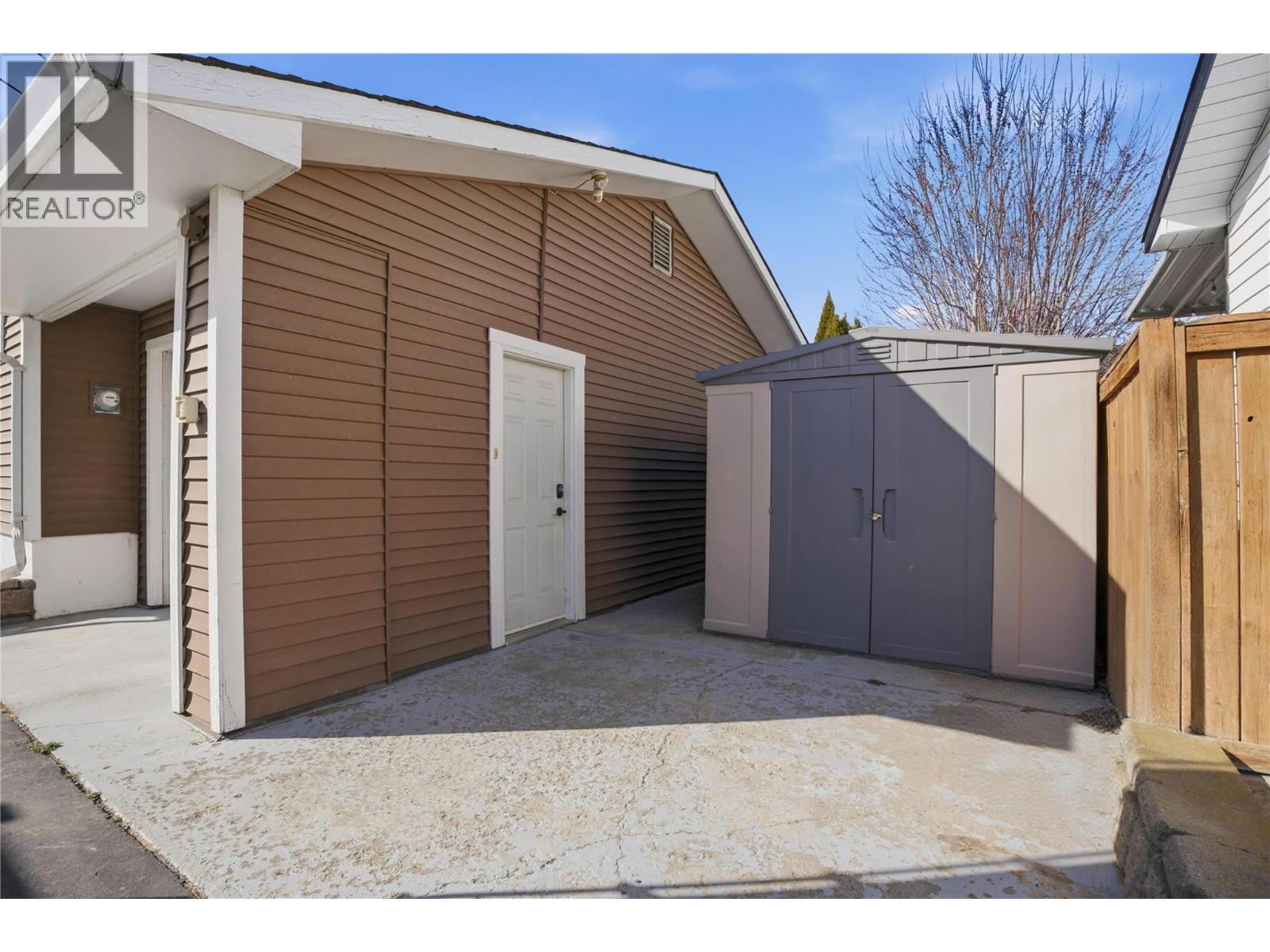 2662 Ayr Place, Kamloops, British Columbia  V2B 4V2 - Photo 4 - 10382038